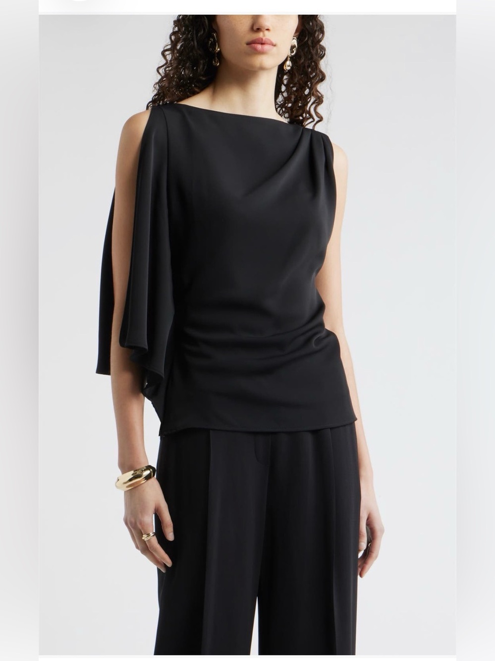 NWOT Nordstrom Single Split Sleeve
Crepe Top in Black
Size Medium